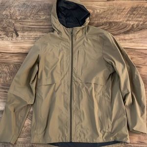 lululemon athletica trench L